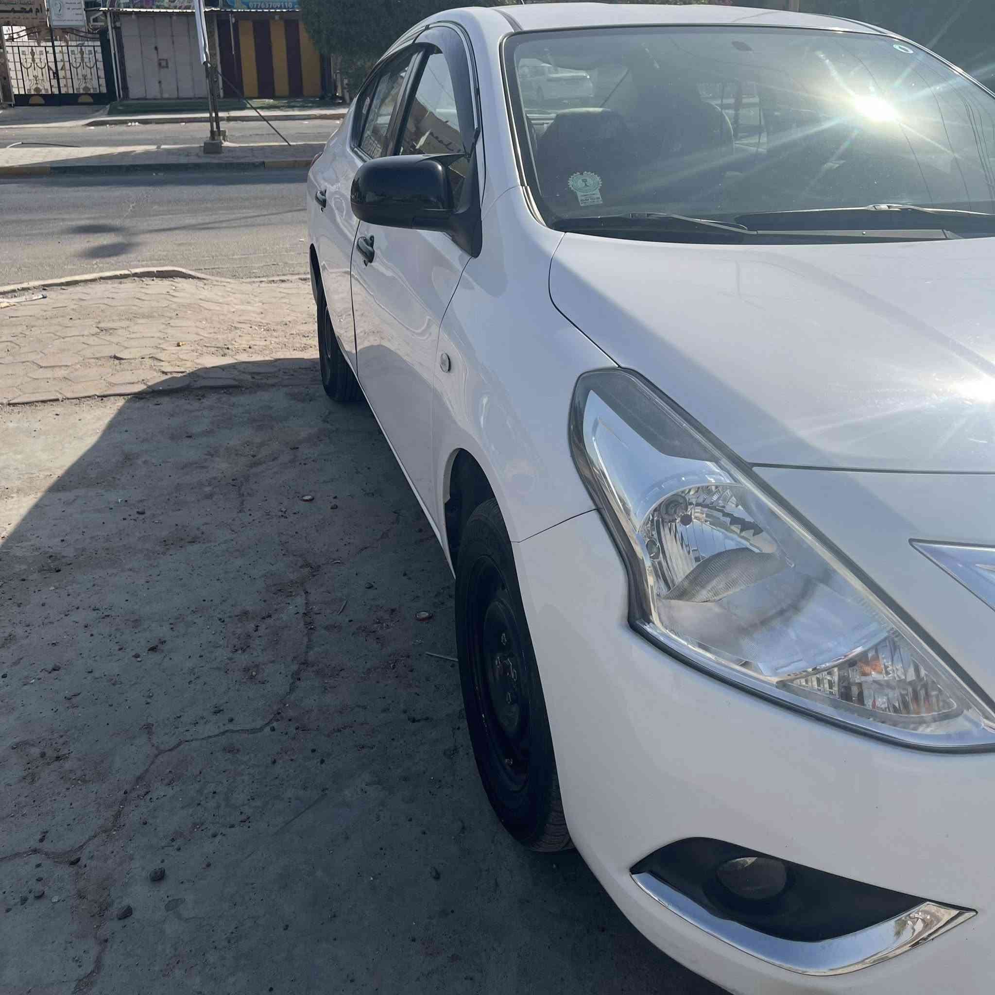 سني هندي بليته زركه2020
رقم 11 بغداد 
مكفوله من حادث و صبغ و البارد 
سونار مرفوق وياهه 
مكان السياره بغداد 
***********
