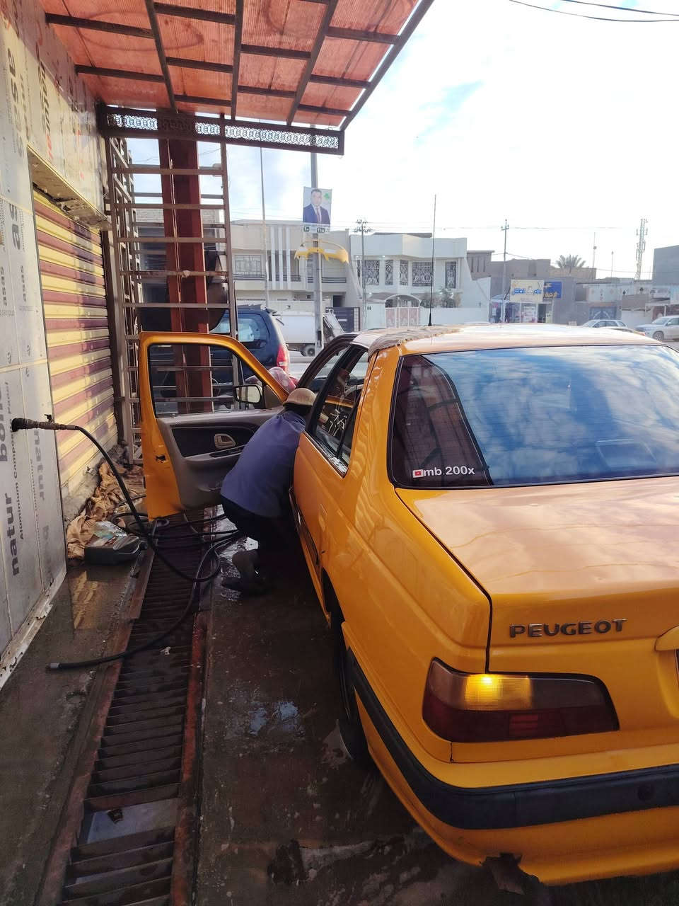 سلام عليكم مرخصت الادمن سياره بيجو بارص لبيع موديل 2018 رقم قادسيه أنكليزي مكلف بنشر أكرر مكلف بنشر رقم صاحب السياره ***********
