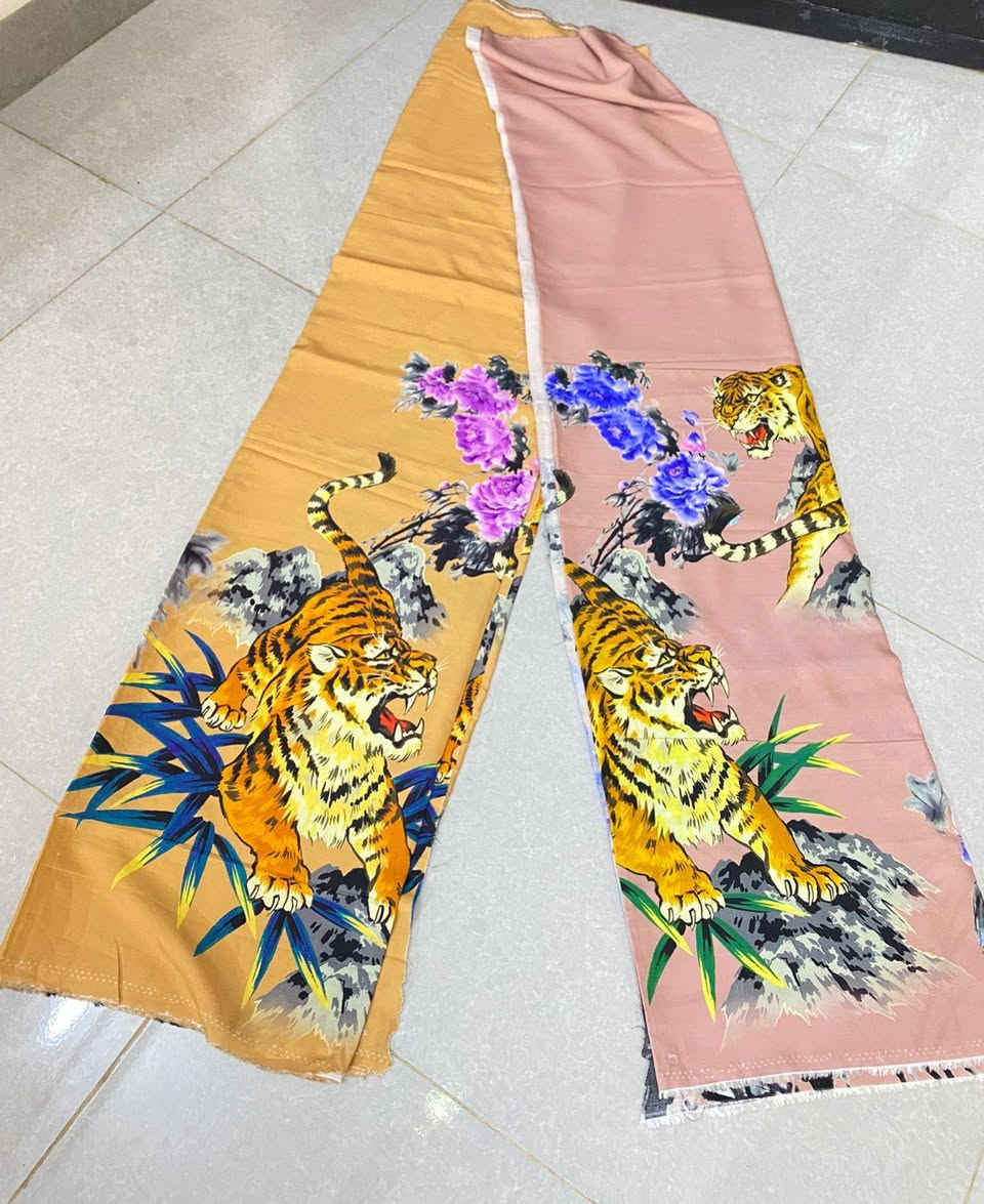 كشمير ايطالي شمالي دبل صبغه  مفرد بخمسه. جمله. حسب الكميه *********** يوجد توصيل سريع لكل المحافضات @أبرز المعجبين
