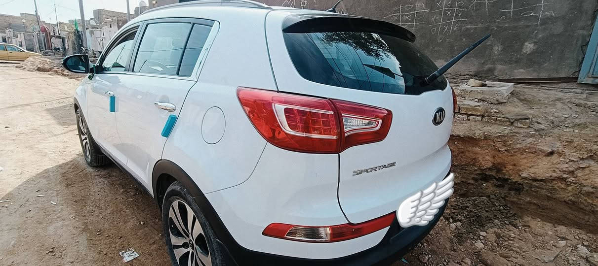 السلام عليكم
سبورتج 2014 كفاله عامه عدا كم شخط بيها ممبينات
رقم اربيل الجديد راعيها يمي 
ونضافتها تخبل 
تخم تاير جديد 
هزه جديدة 
كلشي بيها جديد 
شاشتين وكامره 
مكانها ديوانية / المركز

للأستفسار 
الاتصال أو المراسلة على الخاص 
***********/***********
