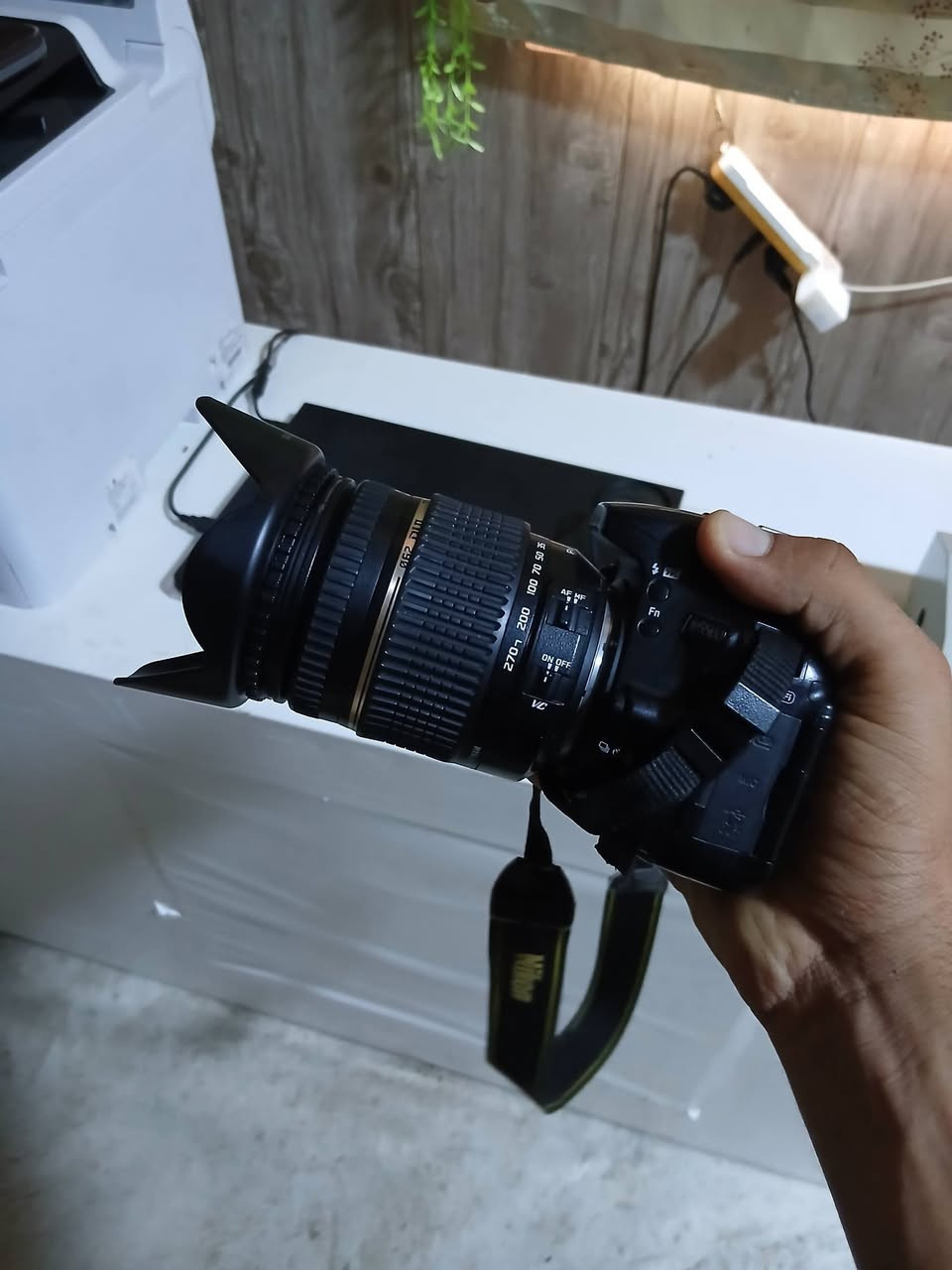 كامرة نيكون D5500 مع عدسه 18/270 نظافة فول (عنواني / موصل / ناحية برطله) للتواصل المراسلة على الخاص او الاتصال على الرقم ***********
