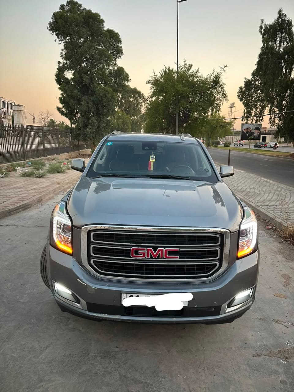 السلام عليكم 
جمسي يوگن 2018 sle وارد امريكي
السعر 260 
ضربتها بنيد وجاملغ اييسر بالعراق
وحادثها باامريكا جاملغ خلفي ايسر  اقل الشبر معدل ع بارد وموجود صور الحادث بالمنشور 
ورقم السياره بغداد شبه مميز 
للتواصل متواجد واتساب
***********
***********
