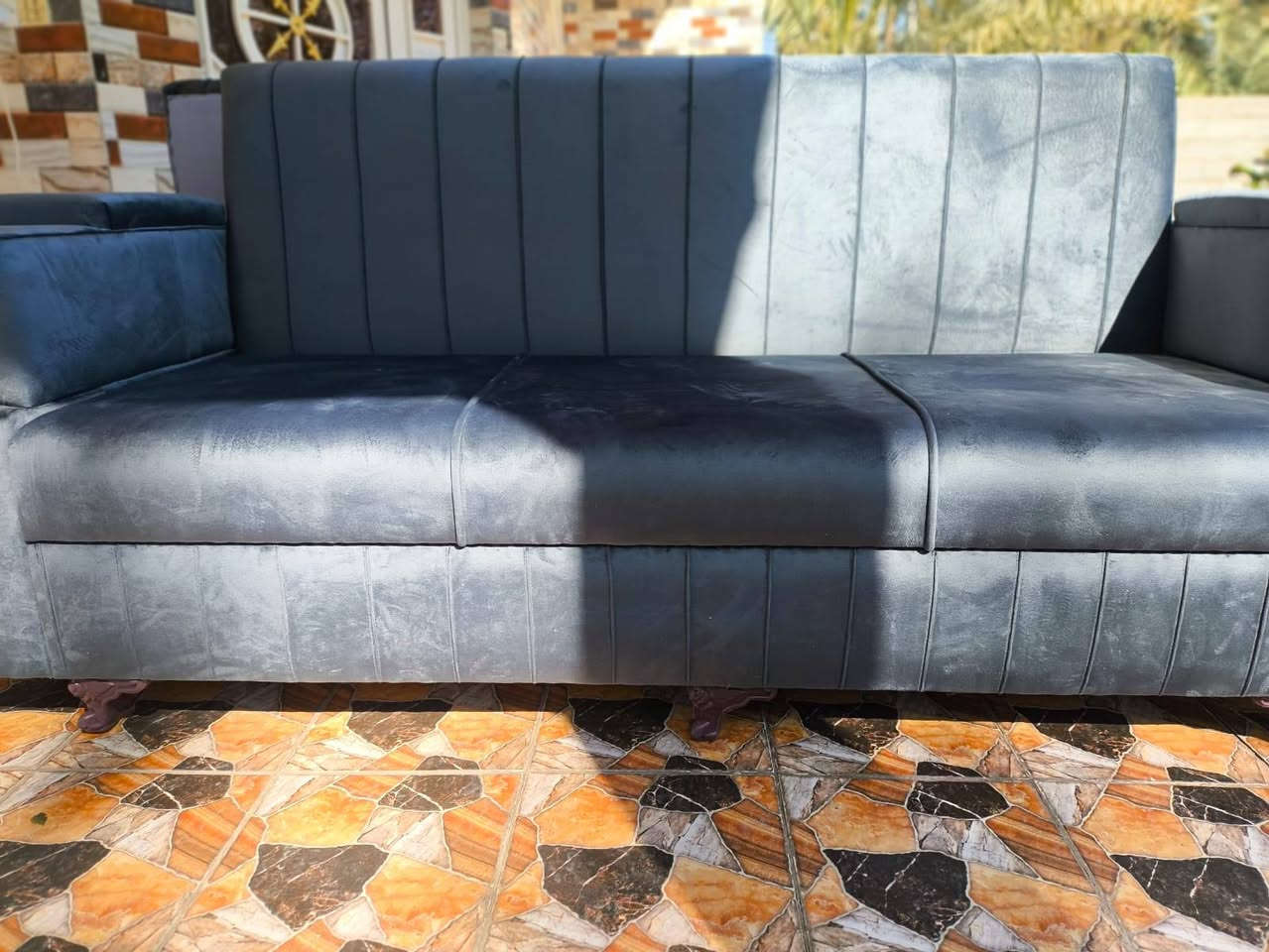 دوشمة وعمل كافة أنواع التخم والديوان وتصليح المستخدم العنوان واسط عزيزية  الشارع العام جهة السياسين بصف المدرسه الصينيه وبصف حسينية بيت حجي مديح رقم الهاتف ***********
