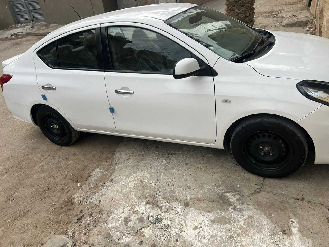 نيسان سني 2021 هندي بليتة الزركة مكفولة من الضربة والصبغ والتبديل ومابيه كل نقص كير ومكينة وصدر وتبريد ثلج سيارة على البلاد برغي ممفتوح بيه السعر 104 مكاني بغداد الكرخ للاستفسار ***********
