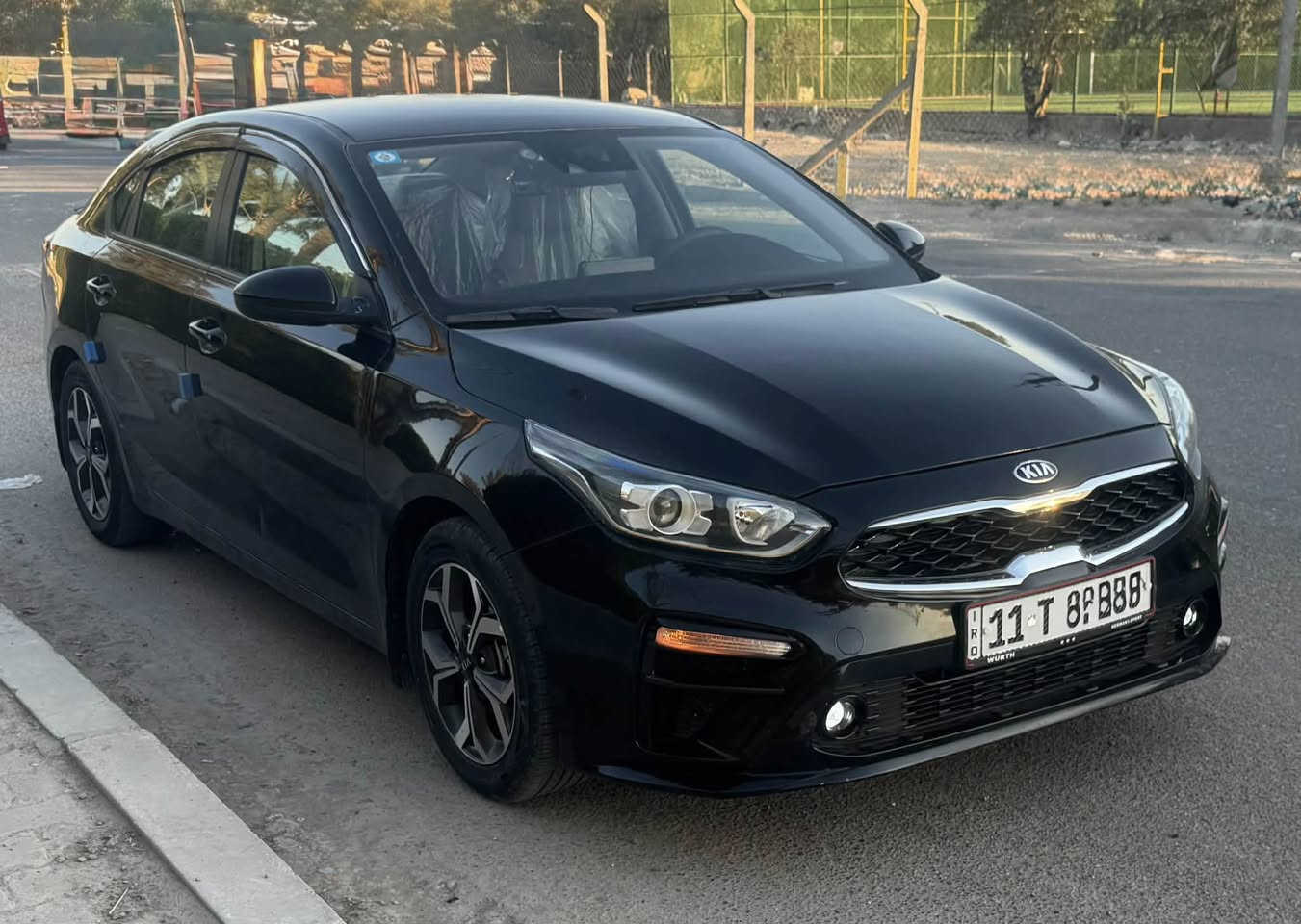 السلام عليكم للبيع كيا فورتي موديل ٢٠٢٠ السيارة وارد امريكي حادثه سطحي بنيد وخشم الجاملغ الايمن فقط لغود شواصي ومكفولة السياره ويل كب فول تحكم ستيرن ماشيه ٣٠ الف ميل محرك 2000 دوش المرغوب السياره جاهزه ومابيه اي نقص السنويه باسمي السعر ١٢٥ وبيه مجال بسيط واي استفسار الاتصال بالرقم *********** ابو علي
