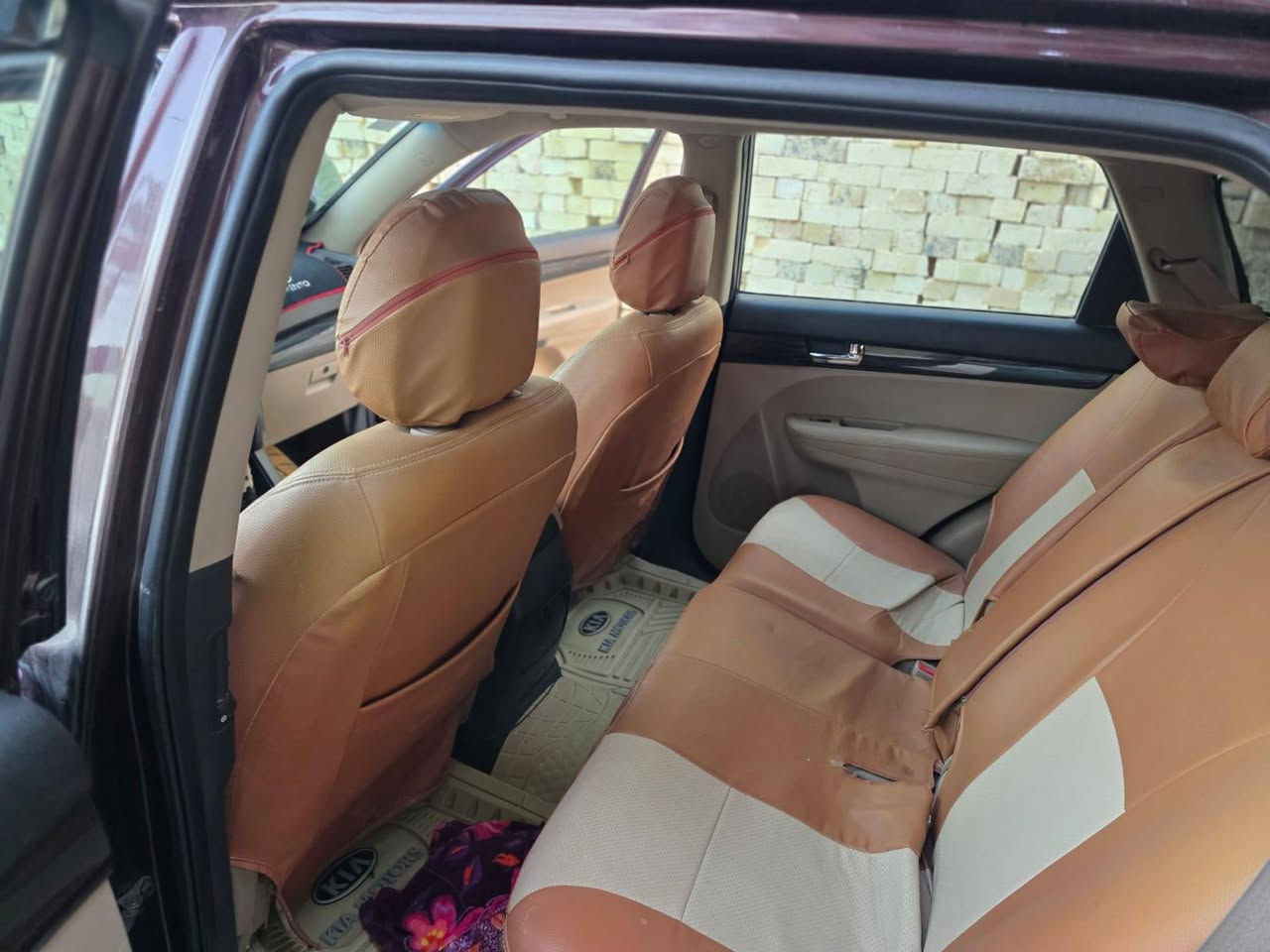 السلام عليكم
للبيع سورنتو امريكي كلين بدون حادث موديل 12 VX فول مواصفات قماره بنرامه كشنات جلد وبصمه وكشنات كهرباء  داخل بيجي 7 راكب  6 سلندر تحكم ستيرن جهتين  مكفوله كفاله عامه من صبغ وصربه والبارد رقم بغداد مميز سياره بسمي مكاني بغداد السعر 175 وبيه مجال ***********
