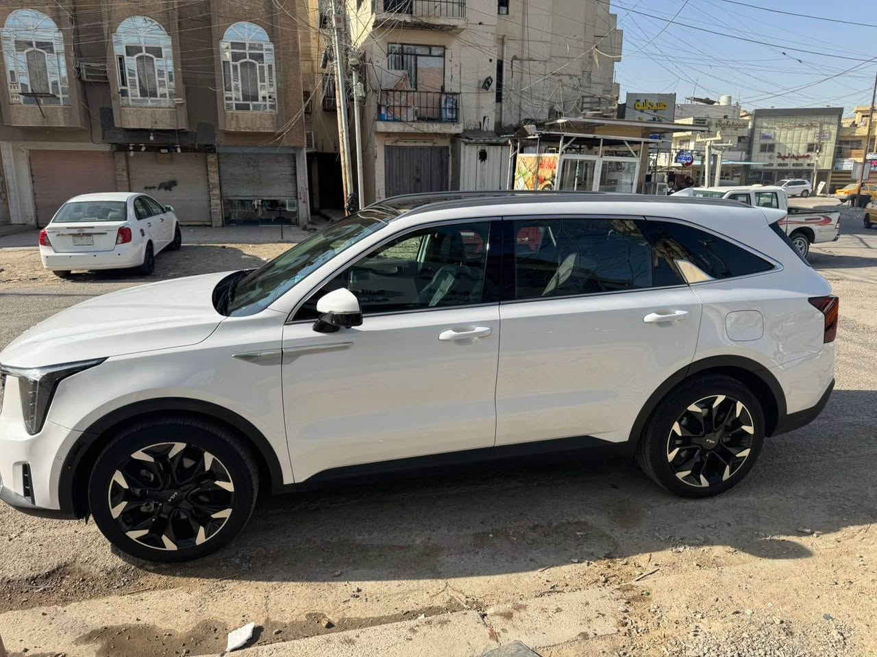 كيا سورنتو برستيج 2024 فووول مواصفات
مرقم بغداد بأسمي دولي 
ماشيه 4000 قابلة للزيادة
حادث جاملغ امامي وربع باب السائق فقط 
بدون ايرباك بدون شواصي 
لون ابيض
بانوراما 
محرك 2500 تيربو 
ويل دعايه 20 
مري شفط 
رادار امامي عدد 3
رادار جانبي 
كامرات 360درجه 
كامره امامي جانبي 
تدفئه وتبريد كشنات 
لد خلفي 
حساسات اماميه وخلفيه 
صندوك كهرباء 
تشغيل عن بعد 
شاشه دجيتال متصله 
لايت زينون اربع عدسات 
لد نهاري برتقالي 
كشنات جلد 
كشنات كهرباء منفصل سياحي 
7راكب 
اوتو هولد. 
هاند بريك بصمه 
ماوس اربع انظمه قياده 
دمام 
شاحن تلفون لا سلكي 
وبعد بيها هواي مواصفات مذاكرهن
للاستفسار واتساب ***********
رقم الشاصي 5xyrk43f7rg268532
مكان السياره بغداد حي الامين بغداد, العراق
