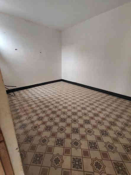 السلام عليكم.      بيت 200 متر.   بل سديناويه ابشارع المستوصف.    3غرف.    اوصاله وستقبال. اومطبخ اوحمامات.    سعر مناسب 55 اوبي مجال.      
          ***********
