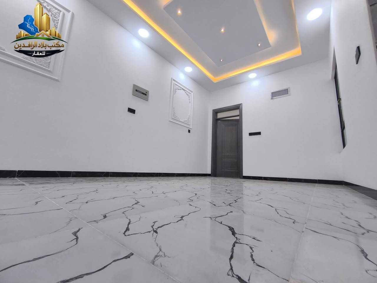 ⛔إعلان حصراا لديناا. للتميز عنوان .
 دار للبيع في الموصل حي الملايين . تقطيع غانم السيد. المساحة 110م واجهه 6م   طابقين اربع غرف نوم واستقبال وهول وصحيات ومطبخ . بناء حديث زيرو . خدمات كامله ماء وكهرباء وتبليط سند زراعي 25 للإستفسار الإتصال على الأرقام .#مكتب_بلاد_الرافدين_للعقار
البناء الجاهز مقابل الكمارك مجاور تيم مارت .
***********
***********
