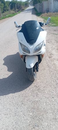 للبيع موطور فورزه 8/0  شغل بصمه كهربائيات كله شغاله مابي شي الايت عالي...