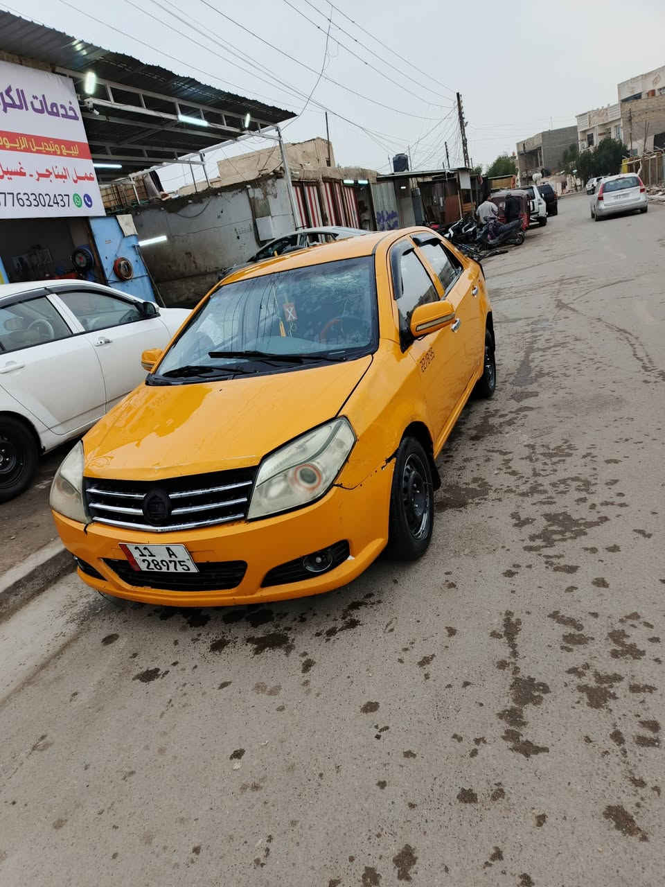 جيلي MK موديل 2011 لون برتقالي مصفر 
سياره اقتصاديه مكينه وكير محور كورله كير عادي مابيهه نقوصات الرقم الجديد مصفره هيئه وغرامات تحويل ثاني يوم رايدينه ب 36 وبيهه مجال مستعجل عله بيعتهه رقم بغداد ***********
