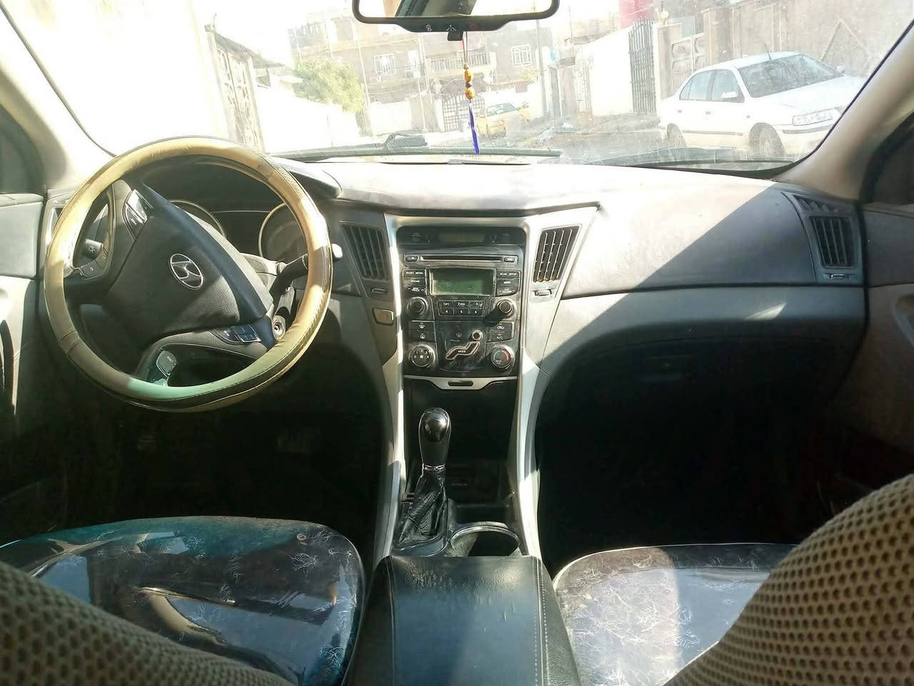 السلام عليكم سوناته للبيع موديل، 2012 وارد امريكي رقم بغداد انكليزي بيه جاملغ مصبوغ صفحه السايق  ولبنيد بي شويه بارد كله جاهزه خير من الله حداديه جديده راعيه حله حي العسكري سعر 97 وبيه مجال  .***********.
