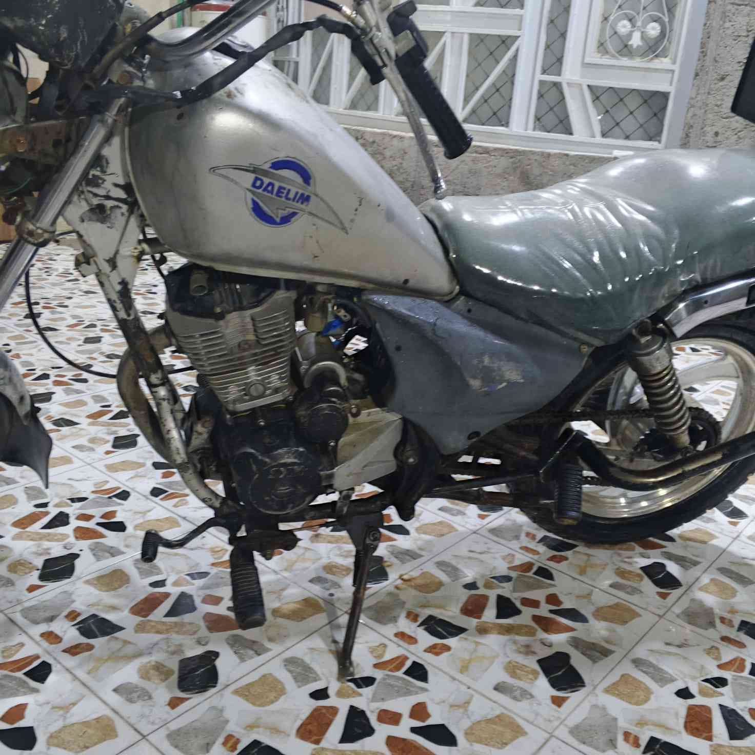 سلام عليكم
موطور ديلام للبيع 
سلف 
لايت عالي ناصي 
بك لايت 
سعر 400
وبي مجال 
اي ستفسار اتصال على 
***********
***********
او مراسلة خاص
