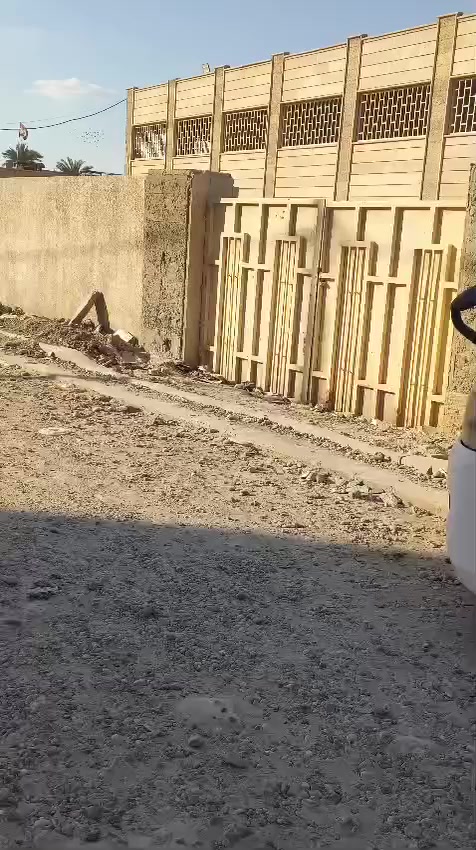 بيت في زراعي ضباط الثانيه حي الأمير
طابقين درجه اولى الطابق الثاني انضف بعد من الجوة 
غرف ٤ نوم وملحقاتها اساسيه 
يباع كلي او نصف المساحه حسب الطلب 

المساحه : ٢١٠ م واجهة ١٢ 

واقع حال 
 

جنس العقار : طابو زراعي سند ٢٥


**إذا كنت صاحب هذا الإعلان وتريد حذفه لأي سبب، رجاءا أرسل رسالة إلى الدعم الفني**