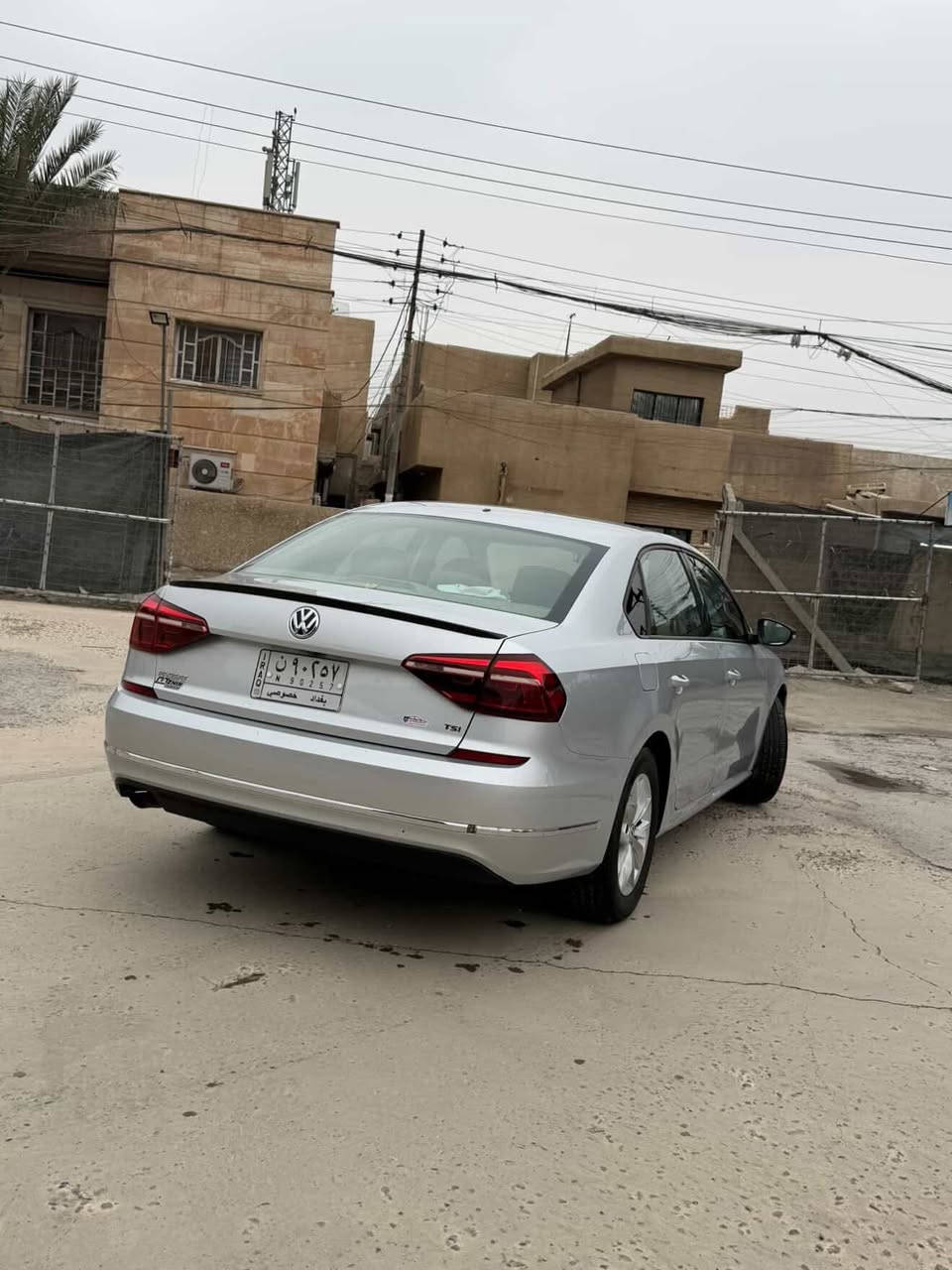 Volkswagen Passat 2018 s
مواصفات عاديه 
السياره مابيه اي نقص عليها ادامه كامله 
حتى دهن الكير ٣ مرات مبدله
كير محرك مكفولات ومامفتوح بيهن برغي 
السياره مثل ما موضح يمكم بالصور حادثها ب امريكا باب السايق الي وراها شوي يعني هذني قطعتين صبغ
و باب جهة السكن هنا صار نشكت وعدلتها صبغتها
والجاملغ موضح كدامكم بي ربع صار وعدلته 
السياره يعني ٤ قطع صبغ وفقط الايرباك مال حادث امريكا الي هو التكم فقط يعني لا دشبول ولا ستيرن 
السعر 125 وبيها مجال 
العنوان بغداد
الهاتف : ***********
