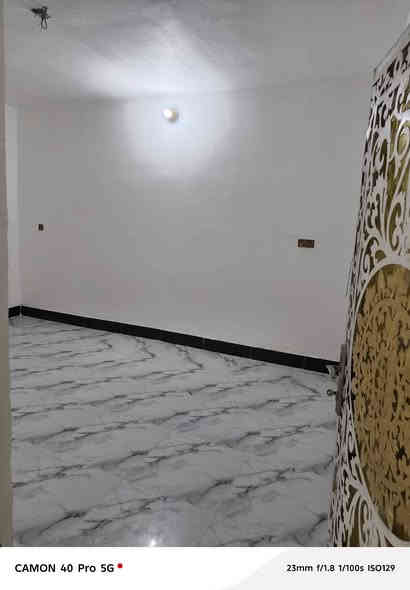 يا الله بيت زراعي 100متر بل سديناويه مقابيل صفي دين 
تفاصيل البيت غرفه وصاله ومطبخ وديوانيه وحمامات ومنور
كامل الخدمات بناء جديد  فارغ حالين 
سعر 48وبي مجال 
للاستفسار ***********
