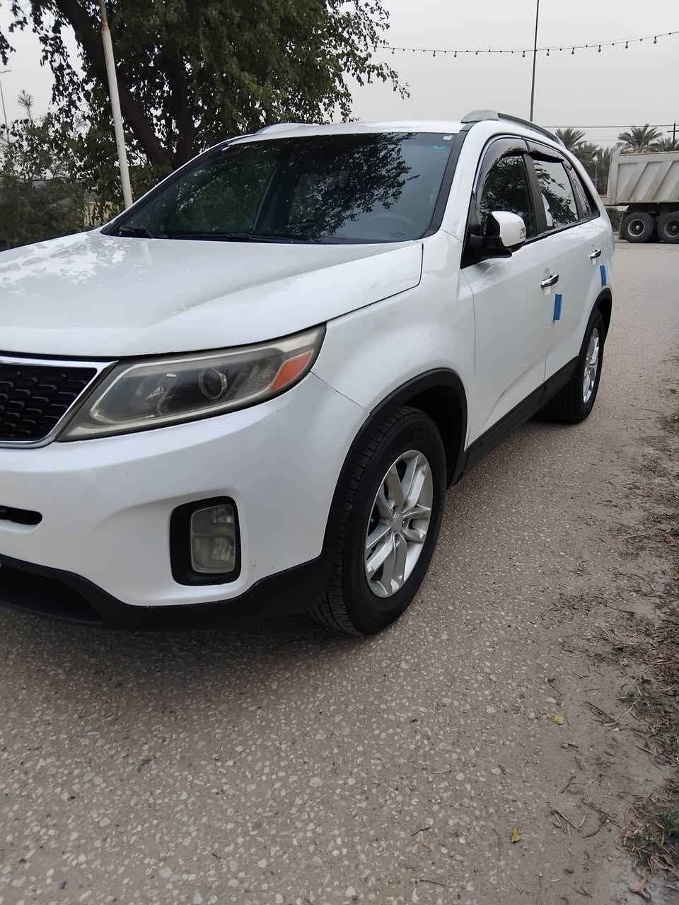 السلام عليكم
كيا سورنتو موديل 2014 وراد امريكي 

سياره بدون دواخل حادثها طخه خفيفه بالجاملغ والبنيد

وبالعراق اثر شخوط قطعتين السياره جديده جدا

السياره مال جناي فول عده الفتحه وداخل لونين 

السياره ٧ راكب محرك 2400 تبريد ويه السويج 

تخم تاير رقم بغداد انكليزي مكان السياره بابل 
الاتصال فقط ***********
***********
