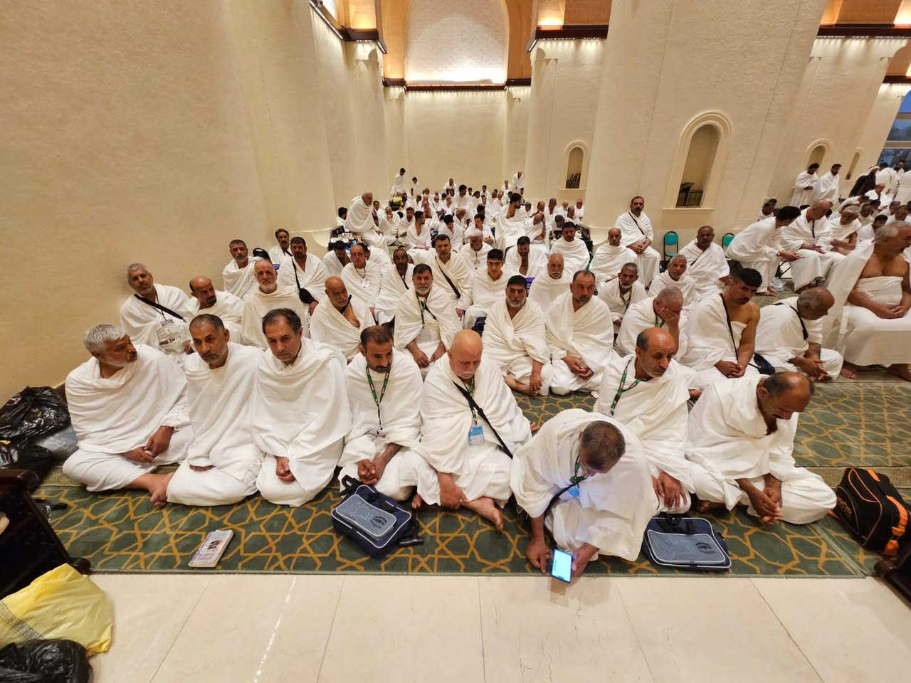 عمرة  شوال
عرض الاول طيران 890 الف
سكن مكه محبس جن 
 7 ايام
سكن المدينة مركزيه فندق  
3 ايام 
عرض الثاني بر 790 الف
.ثلاث وجبات طعام بوفيه مفتوحه 
مزارات مكه و مدينه 
مزارت مكه 
1_جبل عرفات
2_ مزدلفه
3_ منا
4_جمرات
5_مقبرة المعلاه
6_مسجد التنعيم ... مسجد عائشه
....................
مزارات المدينه المنوره
1_مسجد قبا
2_جبل احد
3_بيت الحزان
4_بئر غرس
5_أمة البقيع
6_مسجد الغمامه
7_مسجد الامام علي عليه سلام
8_ميقات أبيار علي او ذو الحليفه
. نقل بري من الشركة الى الشركة 
نقد 790 الف بر
نقد 890 طيران 
يتوفر نضام اقصاد عله ماستر كارت 
مقدمه 150 الف 
شهر 75 الف
السماوه_القشله_شارع المسبح_حملة السهلاني
 الارقام 
*********** صباح السهلاني 
*********** حملة السهلاني 
*********** احمد صباح كاظم
