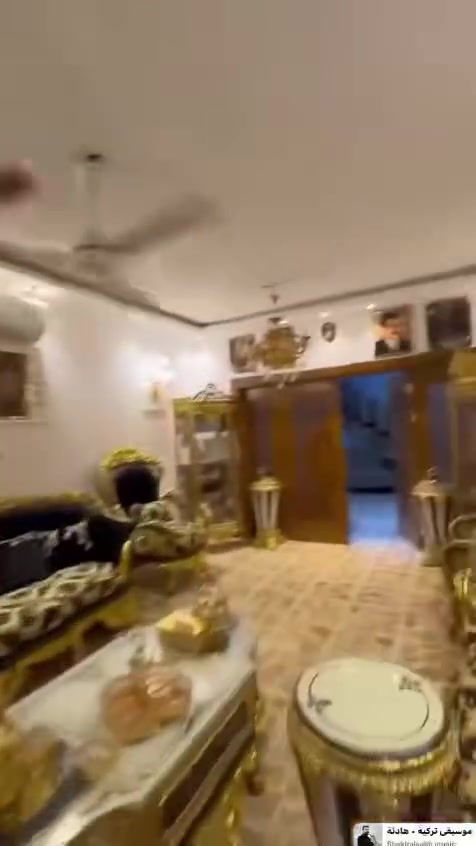 السلام عليكم ورحمة الله 
دار سكني 200 متر كافة التفاصيل بالفيديو التوضيحي
مواصفات الدار :-
* 3 مجمعات صحية
*4 غرف نوم واسعة 
* 2 هول ارضي وطابق اول
* شلال مع حديقة صناعية
*سستم كامرات دفن بالحائط الأسلاك
* مجاري مياه السبالت جميعها دفن
* نظام كونتكترات حماية وبورد كهرباء خارجي
*سقوف مغربية وجبسن بورد البيت بالكامل.
ملاحظة :-
* يبقى في الدار كاونتر درجة اولى كلفنا 9 مليون
* سبالت الطابق الأرضي بالكامل
* حمام شاكوزي موديل ٢٠٢٢
* سستم كامرات مع الشاشة
* بردة كهرباء تحكم ريمونت
* تخم تركي صغير
ابواب الدار بالكامل زغارف من صاج حتى القاطع المكتبي  علماً سعر الدار فقط من خلال التواصل عبر الأتصال بالرقم ***********
مكان الدار حي الأعلام/مربع التعليم العالي

