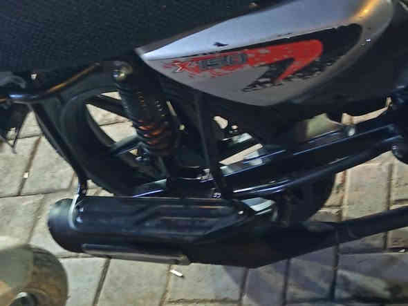 دراجه بوكسر محرك سيفان زيرو كامله وجاهزه دراجه رقم بغداد انكليزي لوحتين موديل ٢١ شهر ١١ سعرها ١٤٠٠ بيها مجال مكان بغداد مدينه صدر ***********
