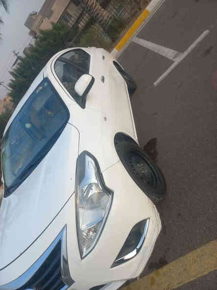 السلام عليكم
نيسان سني الهندي ابو الابليته زركه 
موديل ٢١
ماشيه  ١٠٤
سياره مابيه اي صبغ فقط طخه باب خلف السايق او بقبغ الجنطه رصعات اثنين جاملغ الخلفي 
السنوية والهزه بعدهن ممنتهيات 
سعر ١١٦
مكان السياره البياع 
***********
