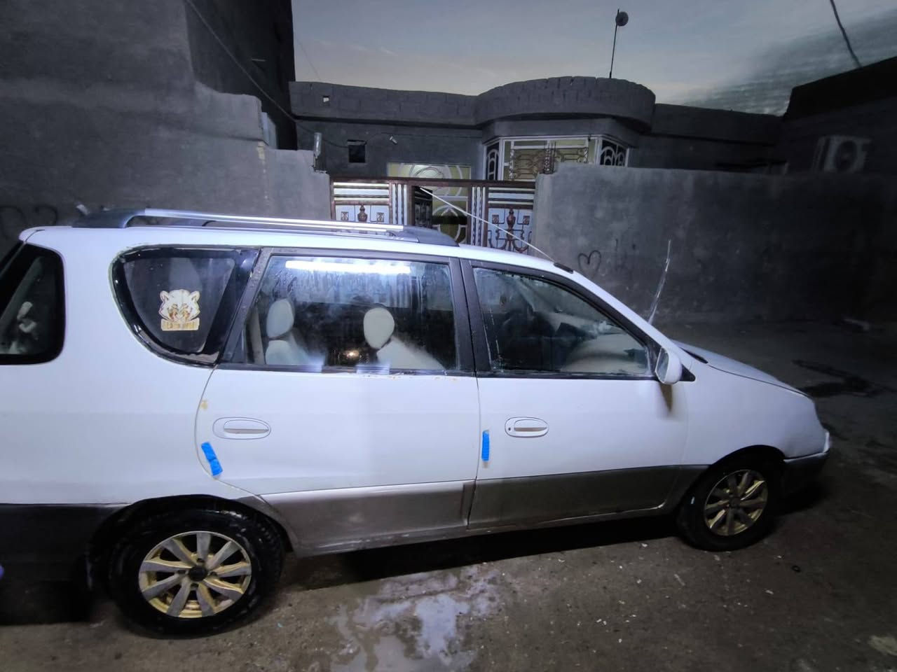 كيا كارنز 2002 رقم كربلاء سنوية 27 سبعة راكب سعر 25 وبيهة مجال محرك مكفول والباقي شوف العين كوم حديد***********
