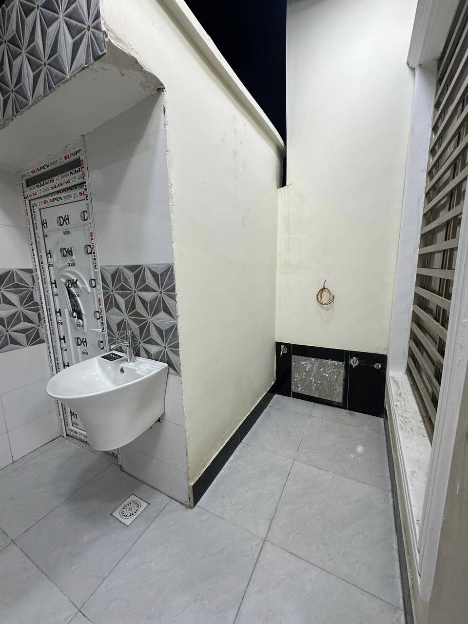 اللهم صل ع محمد وال محمد
السلام عليكم مشتمل للبيع جاهز للسكن بناء حديث شغل فول مواصفات مساحته 100 متر في ميسان عابرات قرب مستشفى اللبناني 
للاستفسار والتواصل ع الرقم 
***********
