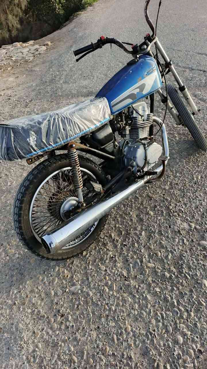 دراجه لبيع نضيفه جاهزه مكان ميسان المجر الكبير معمل ورق الشراي يتصل   بدون اوراق مكفوله عشاير ***********
سعر 350 وبيه مجال مكلف بل نشر ما ارد عل خاص ***********
