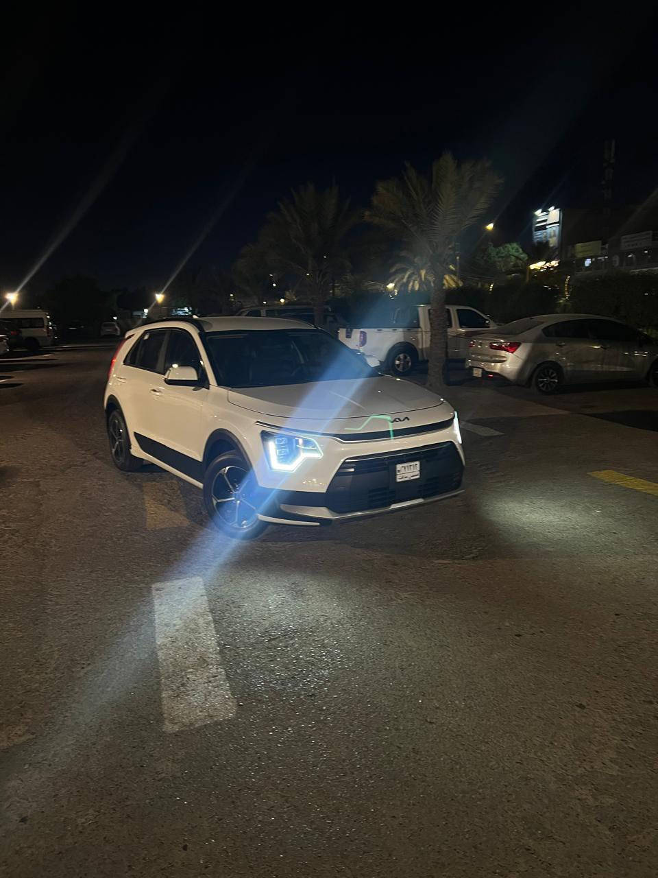 سلام عليكم كيه نيرو مديل ٢٥ماشيه ٢٥ الف هايبرد سياره فول عدا لفتحه كشنات جلد تدفئا تبريد كشنات تدفئا ستيرن تشغيل عن بعد رادار جانبي وامامي كامره دواره  اهواي اكو مواصفات بعد بيها سياره باسمي بغداد مشروع وطني *********** سيد احمد
