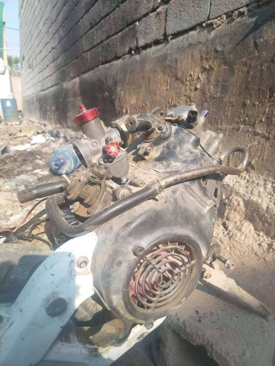 مكينه سكنس للبيع مكفوله من الكور للتاير كامله مكمله بس شد حتى ملف بيها
مكينه شلعه ومعدل 
براغي ٧الوان 
ولفات جدد اصليات
٥٨ ونص اصليات وجدد 
كلجات امامي وخلفي رياضي جدد اصليات
كابرتر قفاز اصليه 
سلف اصلي رياضي
مكينه كامله مكمله بس شد تريد سويها نوزل بس شد جوين وجويتر 
 متواجد فيس وهاذا رقمي بس واتس اب ***********
