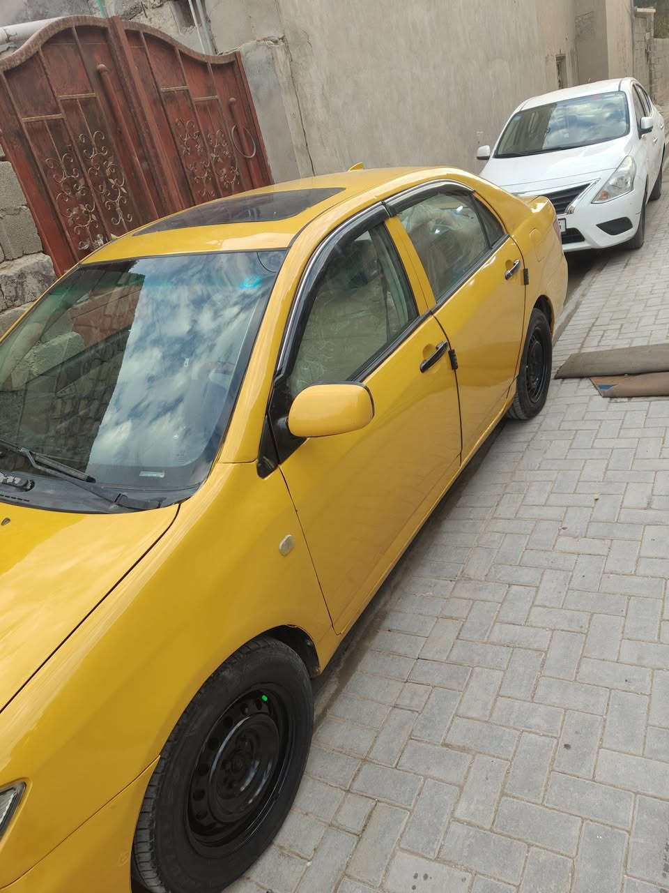 السلام عليكم بي وادي إف فري موديل 2011 سياره جاهزه مكينه كير كورلاء نحله تبريد ثلج تدفئه سياره بسمي مصفره 
سعر 52 اي استفسار اتصل *********** أو مراوس سياره عاليه بيه نقص عادي
