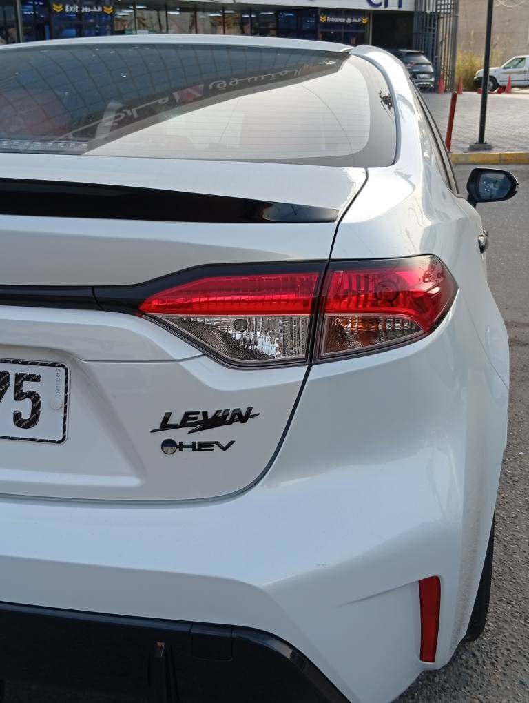 🌹 تحية طيبة🌹
 🛑كورلا هايبرد  .S.   شكل الامريكي
🛑 بلاك ادشن فول مواصفات S        2025
🛑رقم بغداد  
 🛑ماشية 12الف فقط  
🛑مكفولة كفالة عامه 
🛑فول مواصفات  جاهزة من كلشي ع وضع الشركة
🛑السعر 24.300بيها مجال بسيط 
🛑مكاني بغداد الصليخ 
📲الاتصال
📲***********
📲*********** بغداد, العراق
