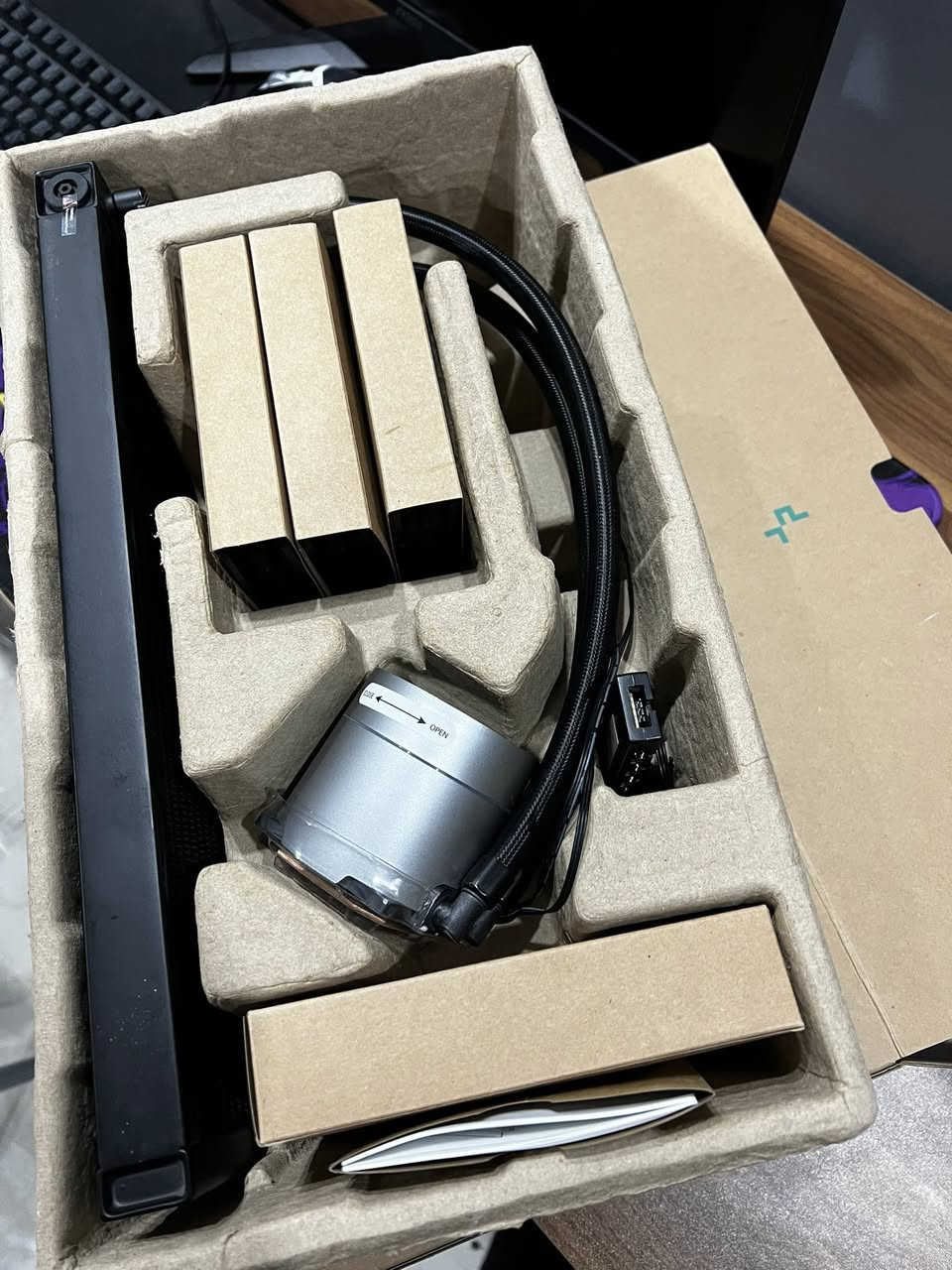 مبرد ديب كول كاستل 360ex
مستعمل كدامكم النظافه وكامل ملحقات مع الهب
مكاني بغداد ومتوفر توصيل
125,000 
***********
