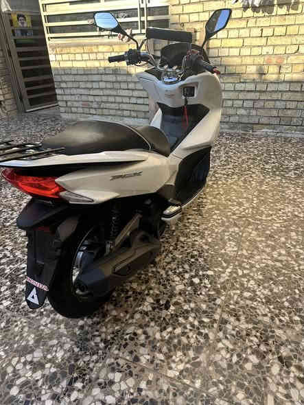 السلام عليكم دراجه بي سي اكس جيل ثاني ياباني ماشيه٢٤ الف دراجه نضيفه مال بيت كامله مكمله ما بيه اي نقص وين ما تريدي وديهه اخذتهه من الرمبه والله مضايق واريد ابيعهه سعرهه ١٨$

***********
