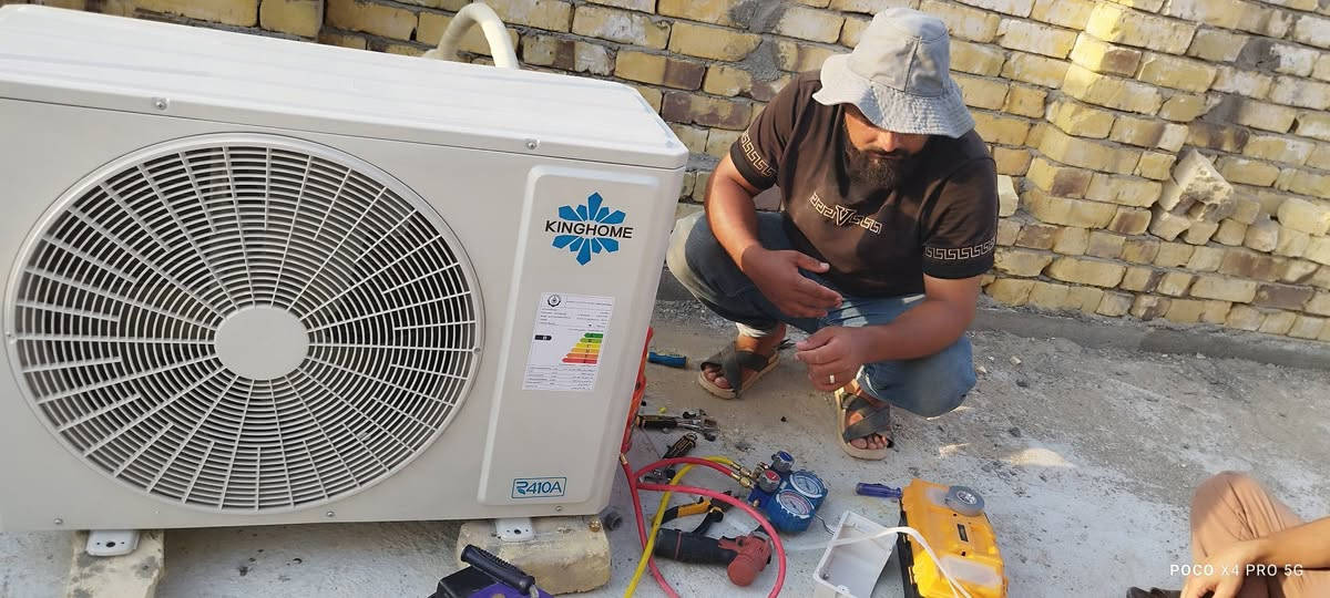 🔧❄️ **ورشة التبريد الفنية** ❄️🔧
📍 *خدمة ميدانية – نجيك للمكان مباشرة!*

هل تحتاج تبريد مضمون؟ إحنا بالخدمة!

نقدّم لك:
✅ نصب وصيانة جميع أنواع أجهزة التبريد 
✅ شحن غاز تبريد بجميع أنواعه
✅ غسيل شامل للوحدات الداخلية والخارجية
✅ صيانة موقعية سريعة وفعّالة
✅ نقل السبلت من مكان إلى آخر باحترافية

🚐 **ورشتنا متنقلة في كافة مناطق الرفاعي نصر قلعه 
🏪 **عملنه فاكيوم ضمان في العمل 

📞 للحجز والاستفسار: ***********
***********

جربنا… وخلّي التبريد علينا!    @إشارة
