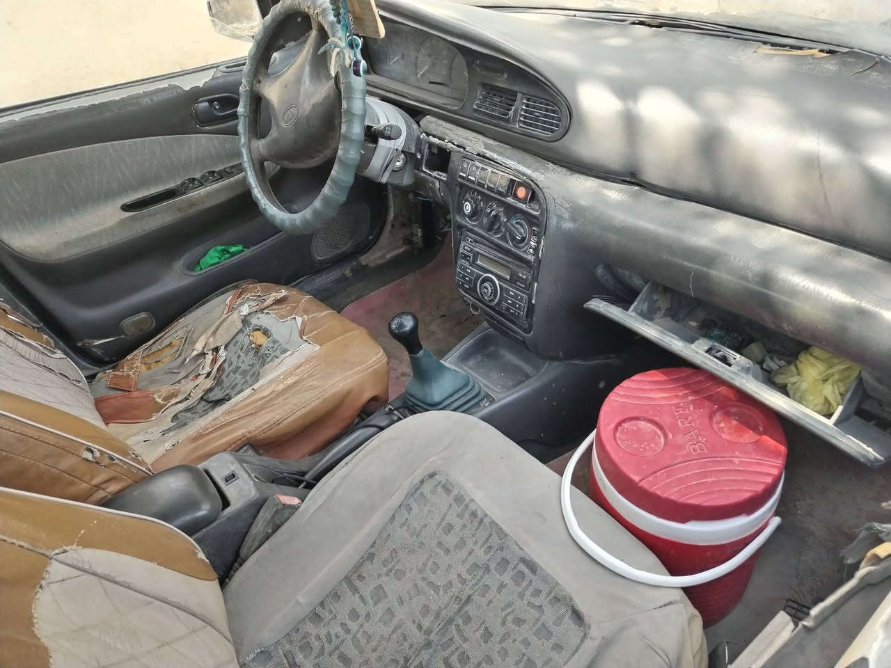 سلام عليكم سيارة سيفة للبيع موديل 95 مكينة وكير مكفولات  تخم تاير فقط فية خياسات كهرباياتة شغالة رقم واسط رقم نكليزي تحوير مباشر سنوية 29 واحد وعشرين بوبية مجال 21 وبية مجال لعنوان بابل لقاسم ***********
