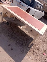 ميز مكتبي • ٢م×١م • موصل حي الانتصار