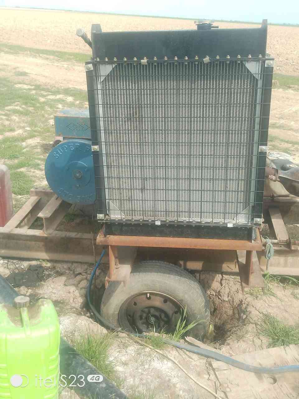 سلام عليكم محرك للبيع فالفو نذيث شرط مابيه اي عيب مال جناي  شغل قطاس ابو 40 سعر على  ***********
