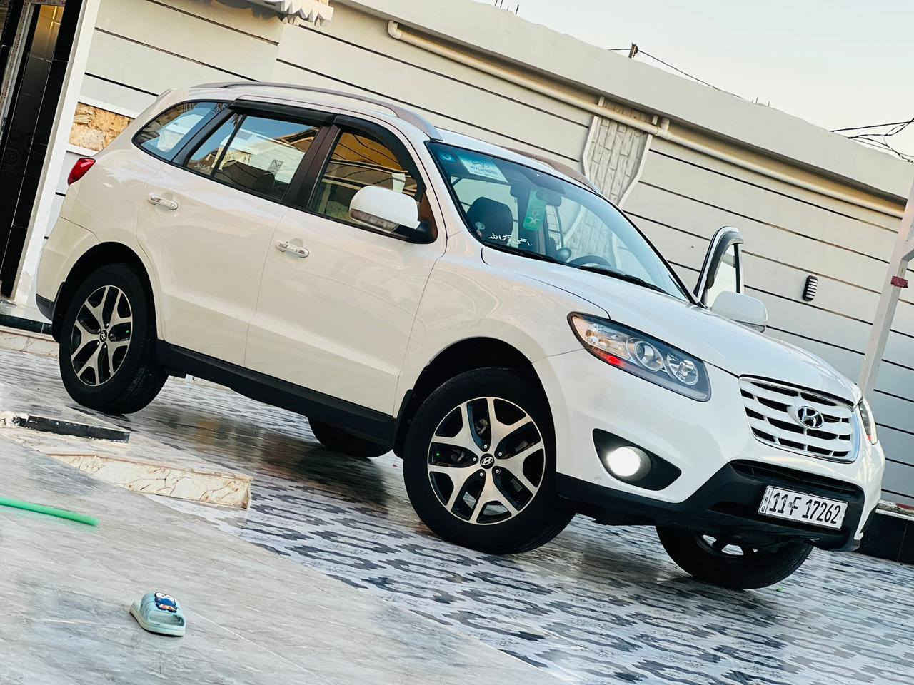 سنتافي للبيع خليجي دوش موديل ٢٠١٢اربعة سلندر سبعة راكب هزة جديدة سنوية جديدة باسمي رقم بغداد انكليزي مشروع وطني ٣قطع تبريد  شاشه ايباد تحكم ستيرن مرايات شفط فتحة سقف أربعة ويل كب كفالة عامة عدا المذكور بصورة سيارة سعر ١٤٢ وبيها مجال واتس إب ***********
