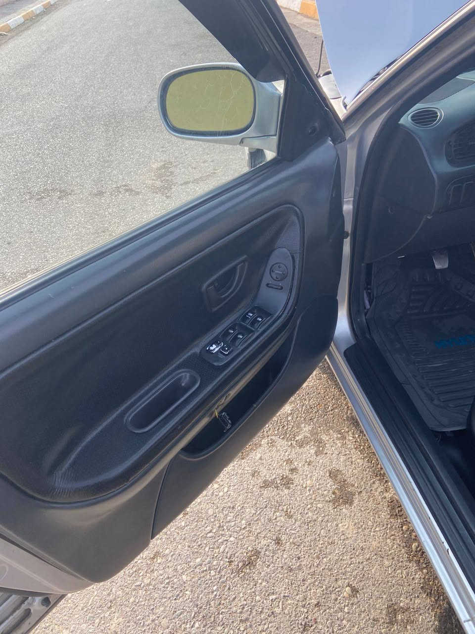 إسلام عليكم شباب عندي عندي سوناتا موديل 93 مكينه 2000 حاويه كير عادي السياره جديده جديده إلى حد قم بغداد انكليزي بسمي شرط التحويل مكانه ديالى بعقوبه سعر58 ااستفسار***********
