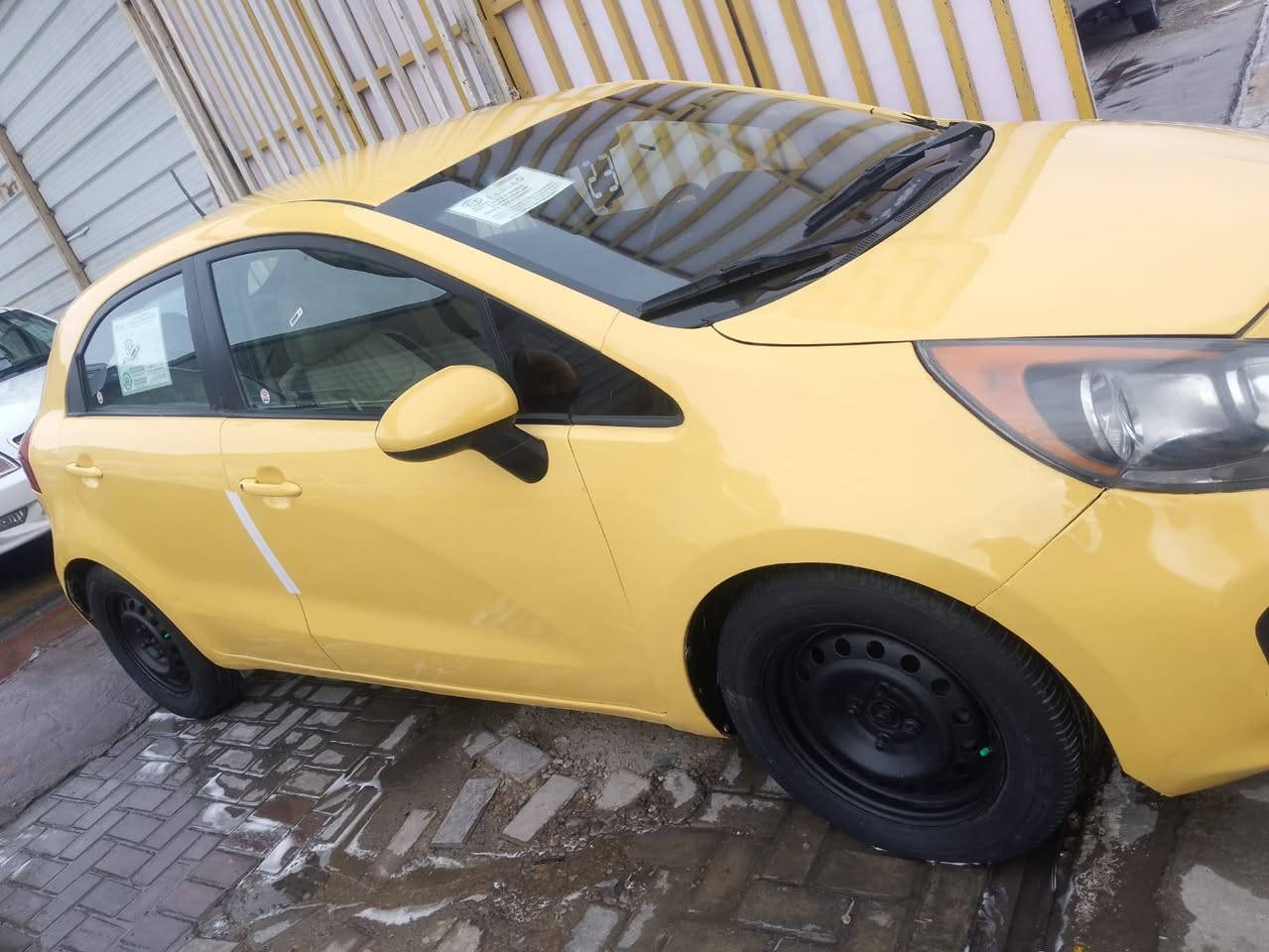 .السلام عليكم 
ريو موديل 14 الحادث جملغ بنبد بدون دوخل فقط باقي كفاله.  كير محرك تبريد مكينه كفاله عامه 
محرك1600 رقم بغداد نكليزي سنويا جديد تحويل ثاني 
سياره جديد معنا الكمله بل عافيه ياخذها سياره 
سعار سياره 70بي مجال حك جيتك العمله 
العنوان بغداد الجديد نتصل تدلل على رقم 
ما متوجد على 
***********
