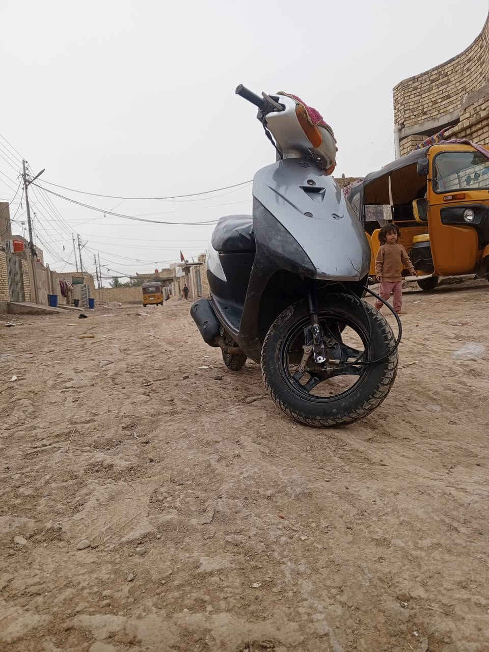 سلام عليكم دراجه
ساسوكي نضيفه مكاني حيل 
عسكري ***********
