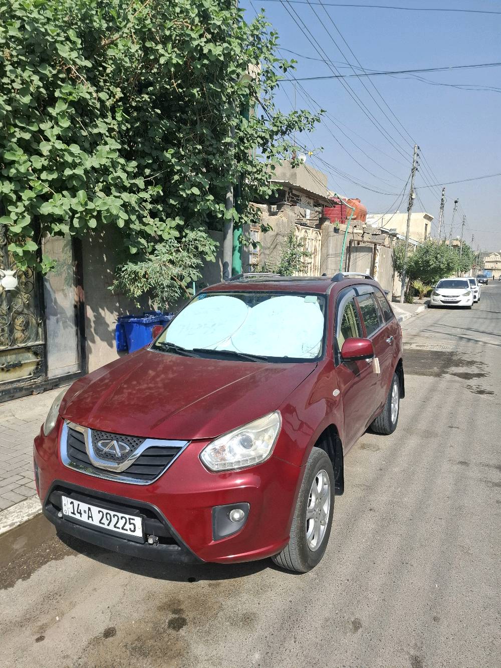 شيري تيكو مديل 2013 لون ماروني سنوية 2030 باسمي رقم بصرة حديث.
السيارة مصبوغة صبغ عام ومعمرة .
السايرة كل شيء يشتغل بيها تحكم ستيرن دفئة مقاعد شاشة سماعات.
المحرك والكير بلاد بس مصلحات يعني مفتوحات بس السيارة ما ناقصها شيء من العزم بيها انطلاقية وثابته.
بيها مشكلة بدبة البرشر الضغط الخاص بالبريك في هذه الشيء ياثر على شوي على استقرار المكينة بس مو ذاك التاثير الجبير .
السيارة نظيفة من برة ومن جوه لان مفتوحة الغرفة مالتها ومغسولة.
بيها تكحيلات بالجاملغ الخلفي والباب خلف السايق والدعامية طرف منها يحتاج بوليش حتى يتساوى اللون وي لون السيارة .
زوج تايرات جديد.
السايرة طالعة محافظات ماشية فوك 234,000km
سعر السيارة  51 وبيها مجال قليل للشراي 
للتواصل .
***********
موقعي البصرة قضاء الزبير