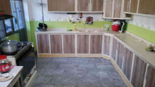 يوجد بيت 200 متر بحي الميلاد خلف شارع 60  بين الميلاد والوفاء بناء حديث 6 غرف نوم نظام سويت  البيت جبير ومرتب مطلوب عقاري 90 السعر الكلي 350  للاستفسار ***********
