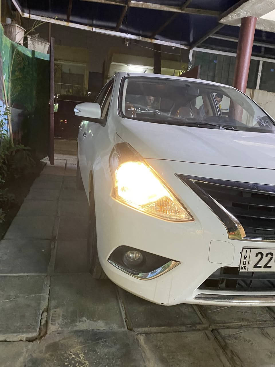 السلام عليكم نسيان صني موديل 2025 
المواصفات
قطعتين تبريد 
شاشه car play 
تحكمات بل ستيرن 
دواخل السياره متغلفه الدواسات والباب ومدوشمه دوشمه جديده 
الكبات البلادي موجودات 
تخم تايرات جديد السياره جاهزه من كلشي
السياره بيها طخه فقط( اصبعين بل بنيد) طابوكه وكعت عليها مكفوله كفاله عامه من الصبغ السياره ماشيه(55000) 
السياره رقم اربيل (باسمي التحويل ثاني يوم)

سعر (125$) وبيها مجال بسيط
للاستفسار( ***********) متوفر رصيد و واتساب
