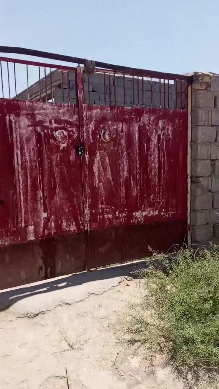بيت للبيع زراعي منطقة سميلات قريب على شارع تبليط كافت خدمات مساحة 250م الاتصال ***********
