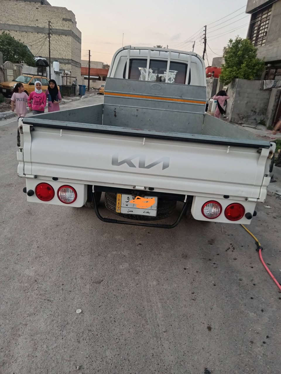 السلام عليكم ورحمة الله وبركاته
كيا حمل 2022 رقم بغداد الشكل الجديد مكفوله كفاله عامه
السعر 140 وبيها مجال 
العنوان بغداد المحمودية
***********
***********
