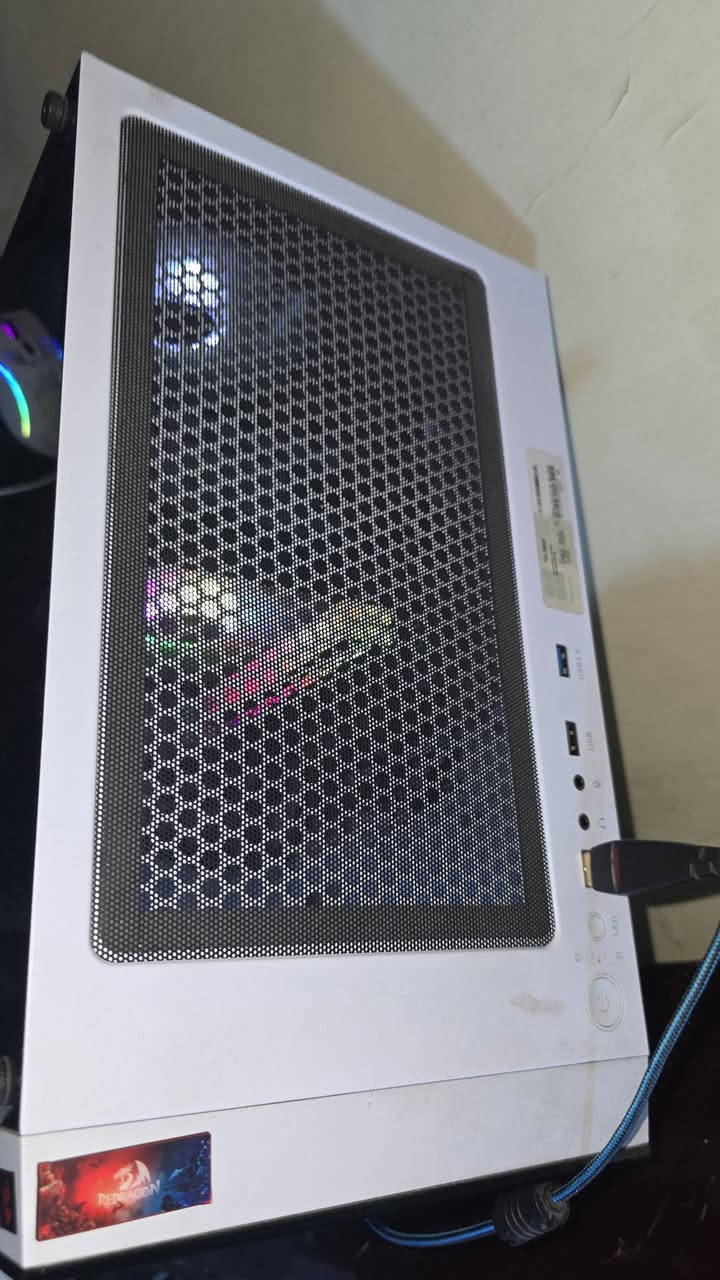 PC
المعالج : Intel Core i5 12400F
كرت الشاشة : RTX 4060 8GB
الرام : 16GB
الخزن : SSD 1TB
المذربورد : ASUS PRIME H610M-K D4

الجهاز نظيف جدًا واستعمال خفيف، يشغل كل الألعاب الحديثة بفريمات ممتازة جدًا وأداء قوي

السعر : 1,100,000 دينار

للاستفسار واتس فقط : ***********
