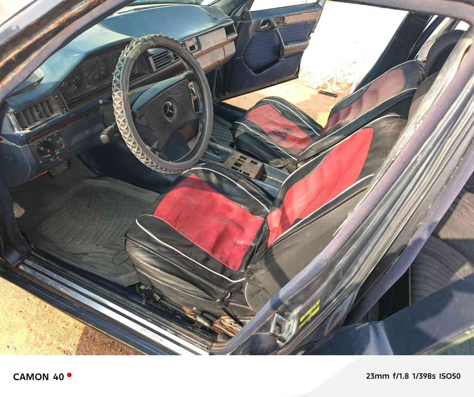 مارسدس مديل1990 حدادية نص عمر تبريد شغال مصبوغة صبغ عام مكينة 2500
السعر 33 وبي مجال حك الجية بس 
***********
