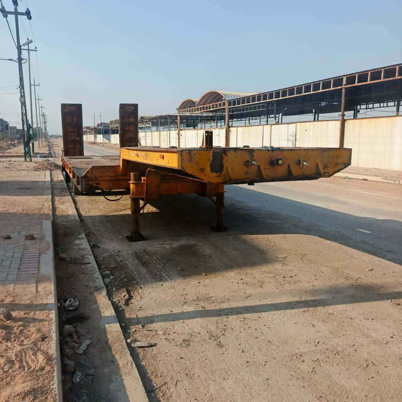 السلام عليكم
عربانة لودر الماني 
تاير 20ناصي دنكيرين سبرنك 
رنبات كهرباء 
الطول 9 مع الحنيه 
***********
